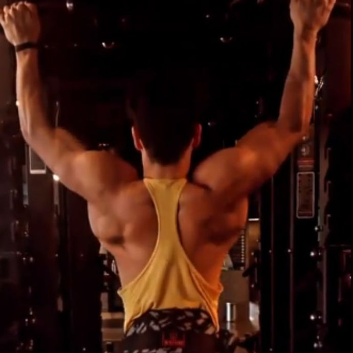 Featured on Indian express website: Tiger Shroff flexes his back muscles (and makes them pop) with effortless ease